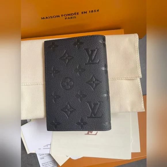Louis Vuitton Passport Cover - Picture 3 of 11